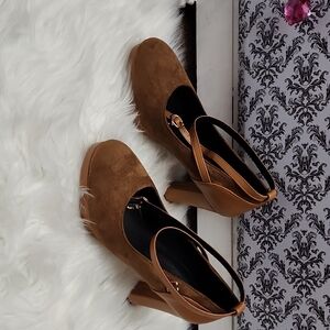 Elegant Brown Women's Heels